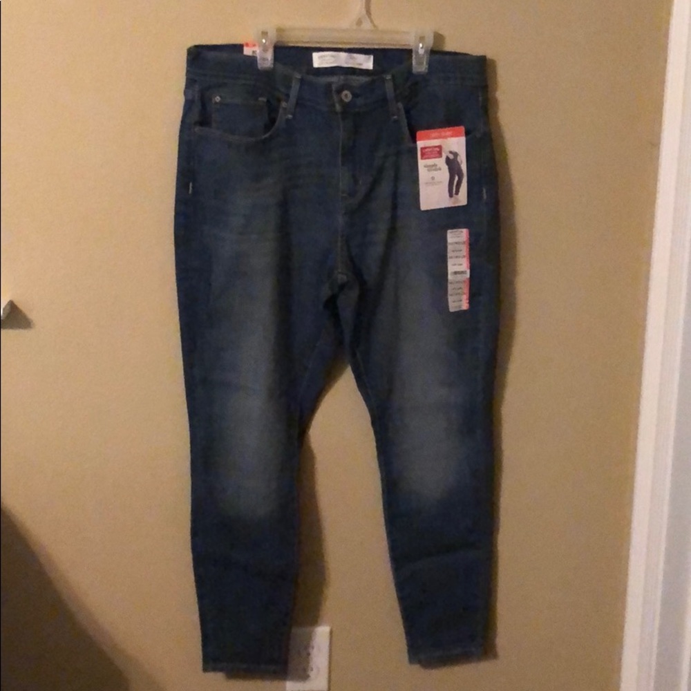 Curvy skinny jeans